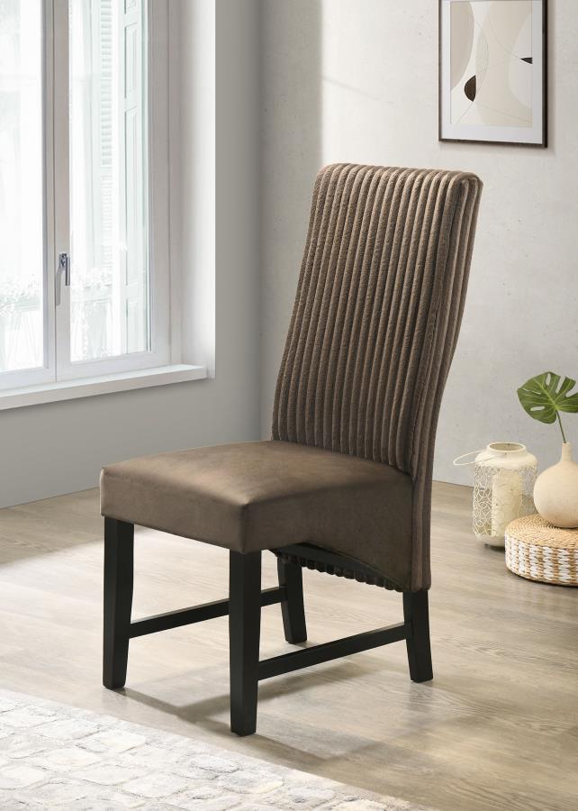 Barrand - Chaise de salle à manger rembourrée (ensemble de 2)