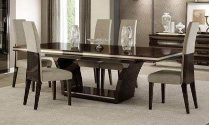 D832 - Table à manger - Wengé